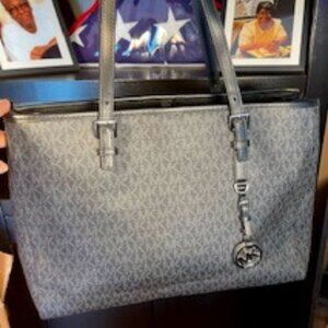 MICHAEL KORS, EUC LEATHER TOTE